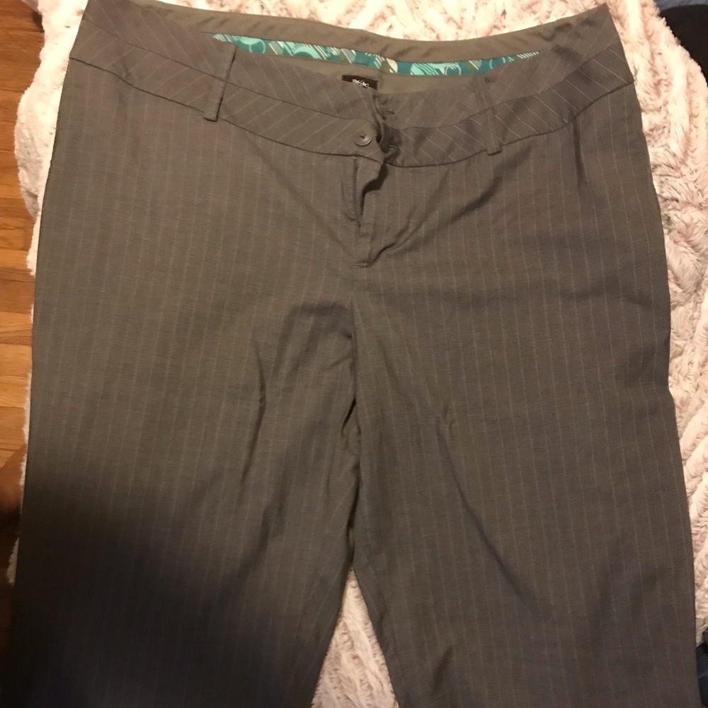 Mossimo cropped pants